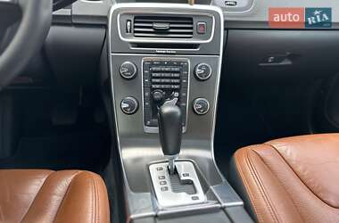 Универсал Volvo V60 2012 в 