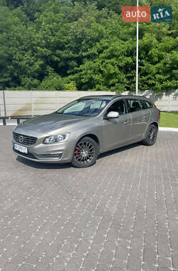 Универсал Volvo V60 2015 в 