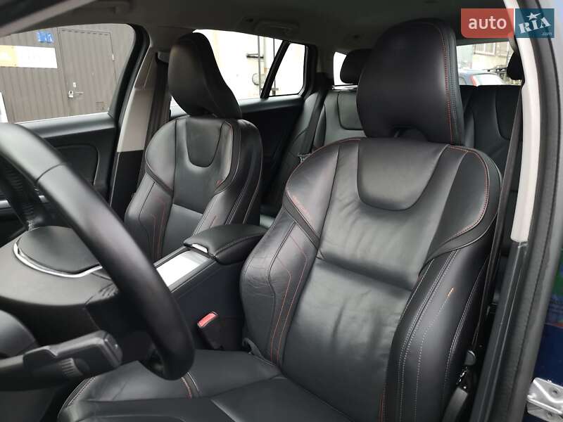 Универсал Volvo V60 2015 в Калуше