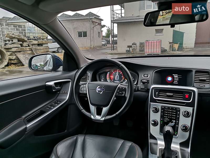 Универсал Volvo V60 2015 в Калуше