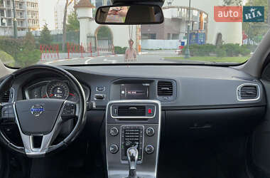 Универсал Volvo V60 2014 в 