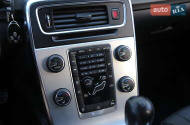 Универсал Volvo V60 2012 в 