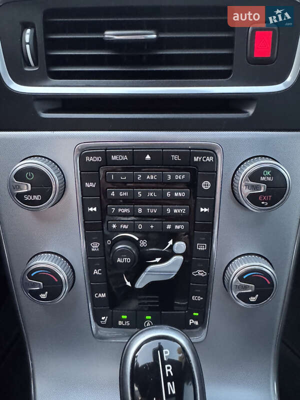 Универсал Volvo V60 2016 в Новояворовске