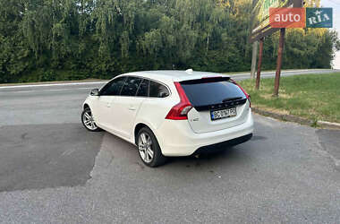 Универсал Volvo V60 2012 в 