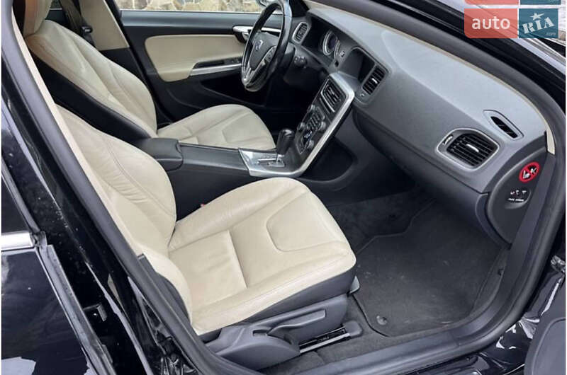 Универсал Volvo V60 2011 в Сарнах
