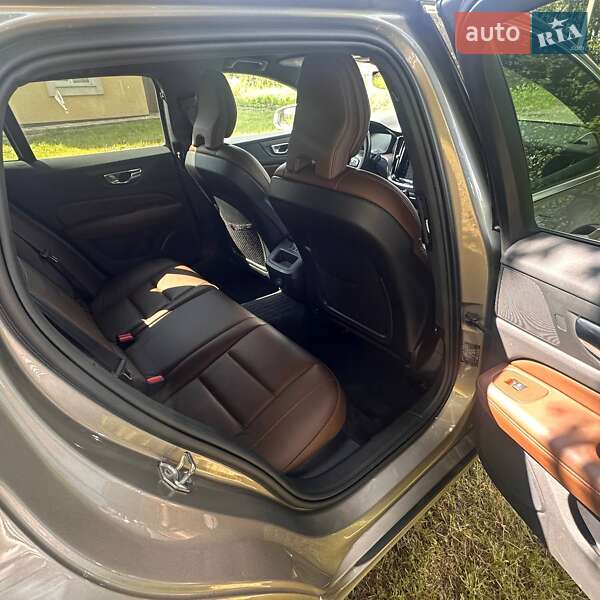 Универсал Volvo V60 2021 в Ровно