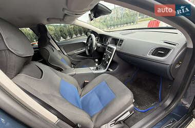 Универсал Volvo V60 2012 в 