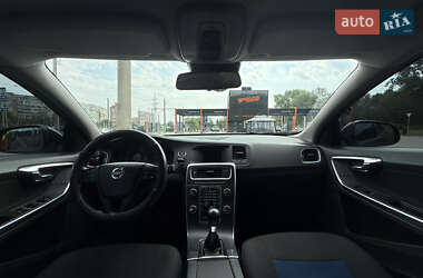 Универсал Volvo V60 2012 в 