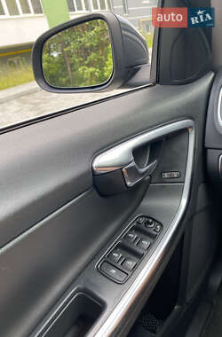 Универсал Volvo V60 2014 в 