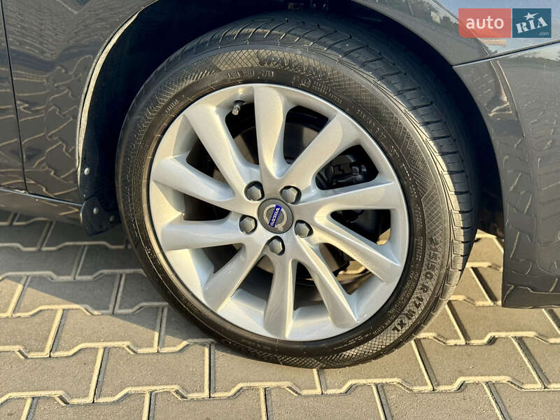 Універсал Volvo V60 2014 в Миколаєві