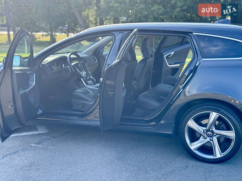 Универсал Volvo V60 2014 в Киеве