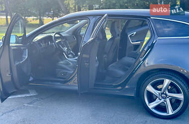 Универсал Volvo V60 2014 в 