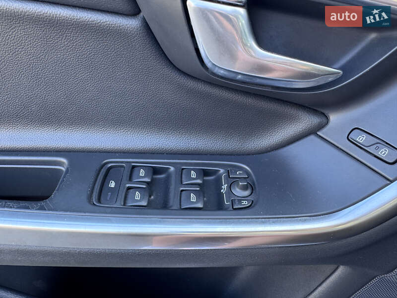 Универсал Volvo V60 2014 в Киеве