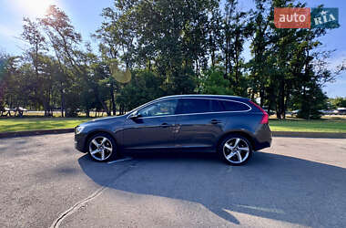 Универсал Volvo V60 2014 в 