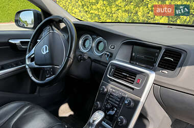 Универсал Volvo V60 2012 в 