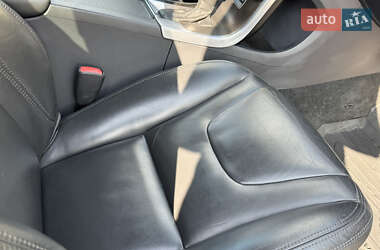 Универсал Volvo V60 2012 в 
