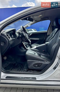Универсал Volvo V60 2014 в 
