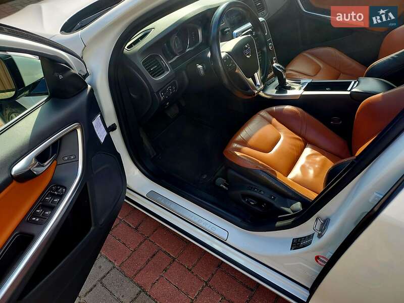 Універсал Volvo V60 2014 в Бродах