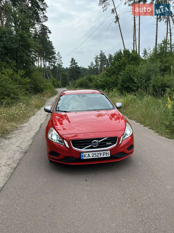 Универсал Volvo V60 2013 в 