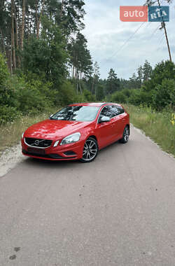 Универсал Volvo V60 2013 в 