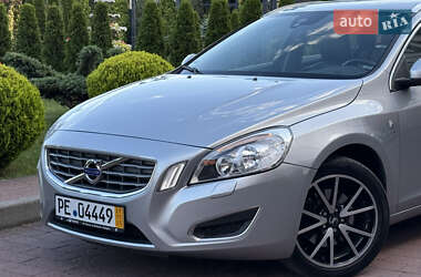 Универсал Volvo V60 2012 в 