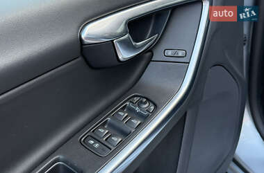 Универсал Volvo V60 2012 в 