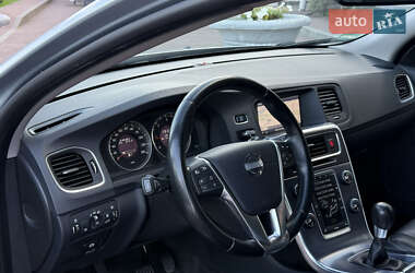 Универсал Volvo V60 2012 в 