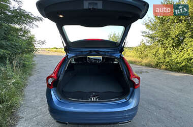 Универсал Volvo V60 2015 в 