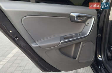 Универсал Volvo V60 2010 в 