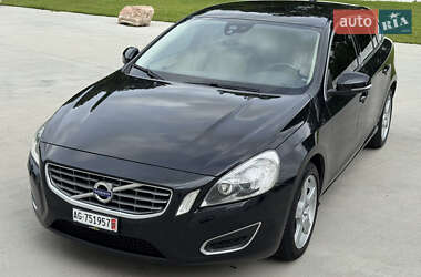 Универсал Volvo V60 2012 в 