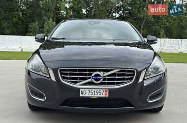 Универсал Volvo V60 2012 в 