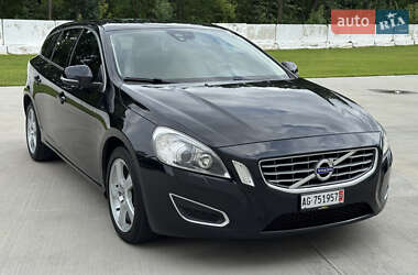 Универсал Volvo V60 2012 в 