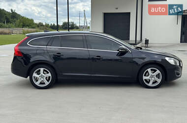 Универсал Volvo V60 2012 в 