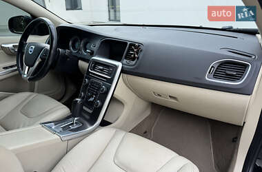 Универсал Volvo V60 2012 в 