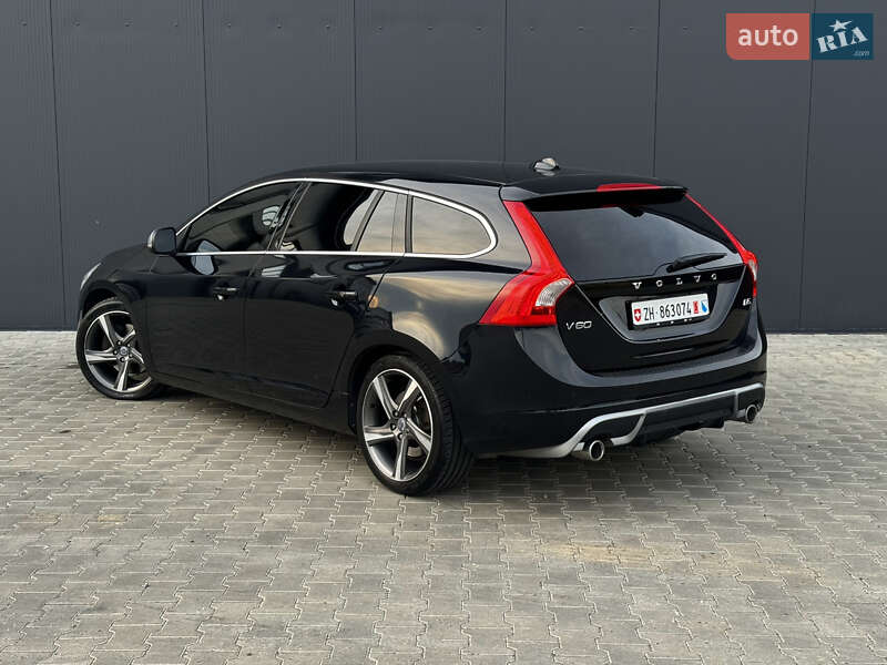 Универсал Volvo V60 2011 в 