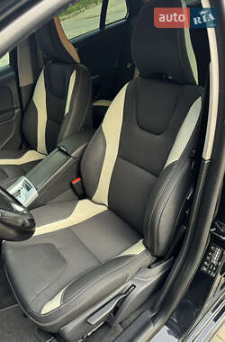 Универсал Volvo V60 2011 в 