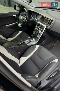 Универсал Volvo V60 2011 в 