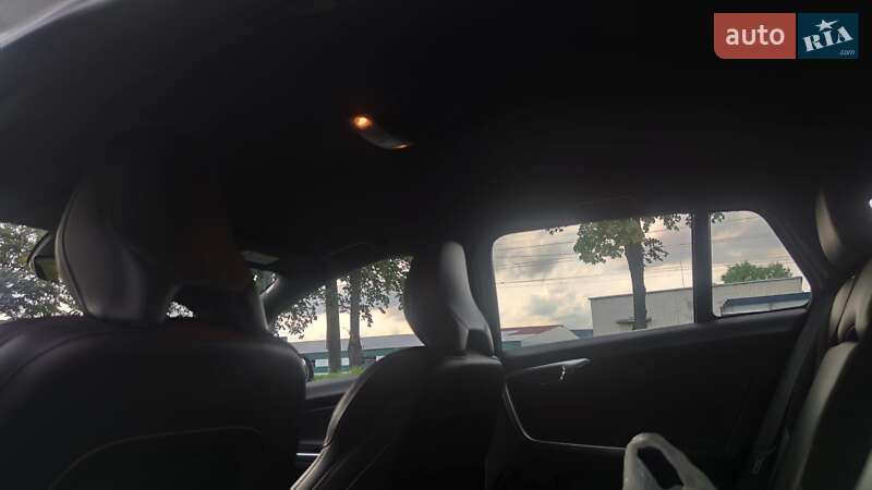 Универсал Volvo V60 2018 в Львове