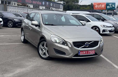 Универсал Volvo V60 2012 в 