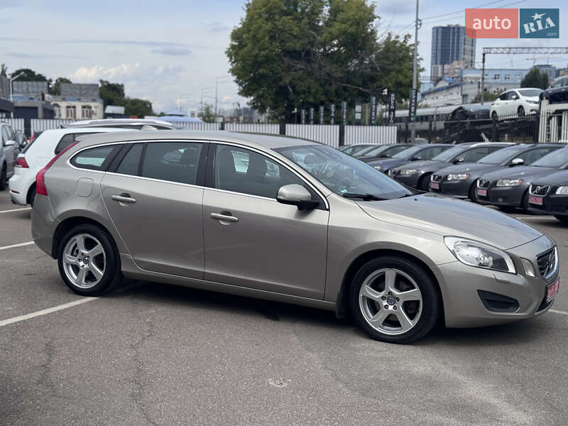 Универсал Volvo V60 2012 в Киеве