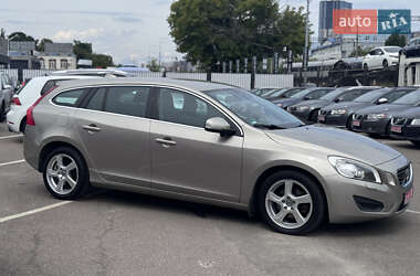 Универсал Volvo V60 2012 в 