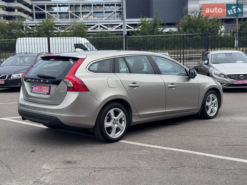 Универсал Volvo V60 2012 в Киеве