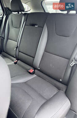 Универсал Volvo V60 2012 в 