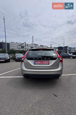 Универсал Volvo V60 2012 в 