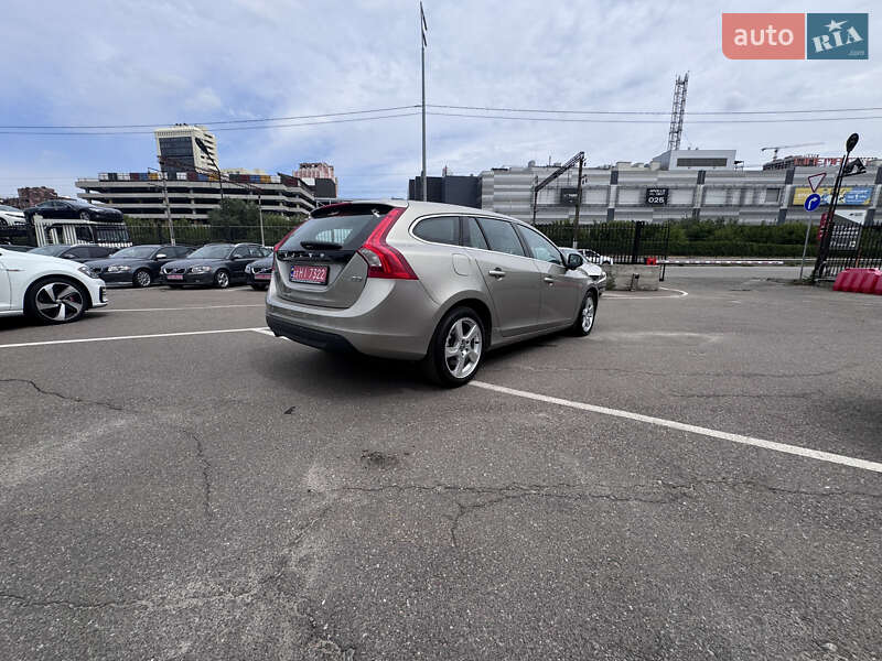 Универсал Volvo V60 2012 в Киеве