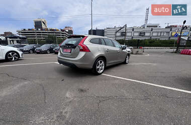 Универсал Volvo V60 2012 в 
