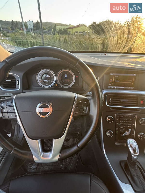 Универсал Volvo V60 2012 в Золочеве