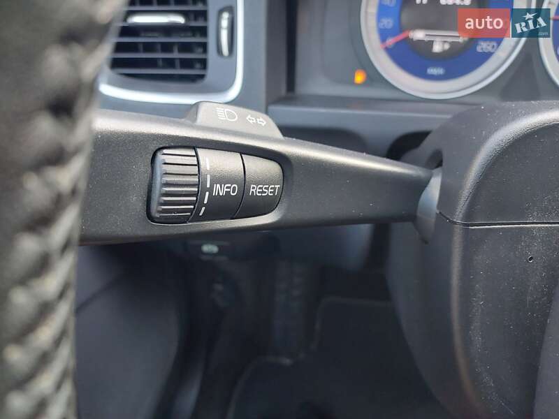Универсал Volvo V60 2012 в Бродах