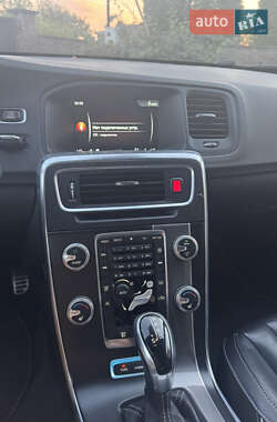 Универсал Volvo V60 2014 в 