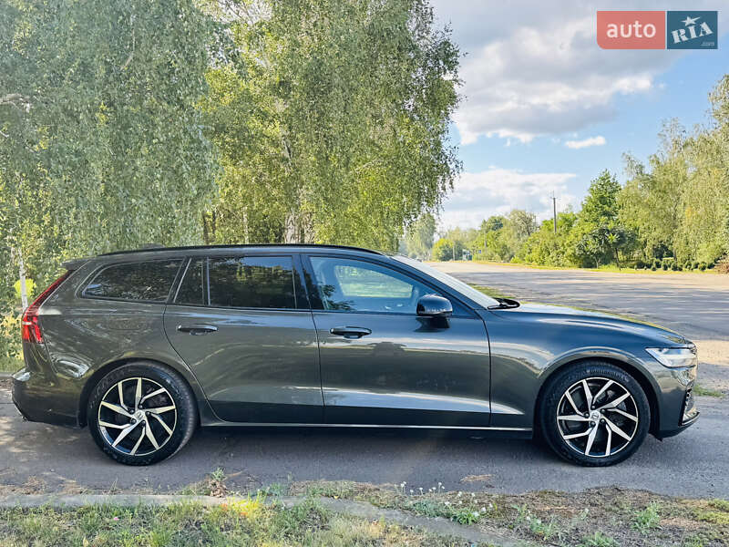 Универсал Volvo V60 2022 в Лохвице